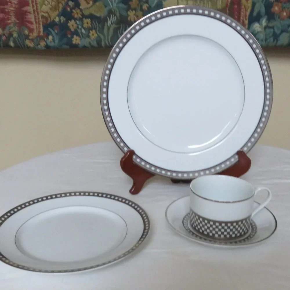 Mikasa Fine china ( starter set )